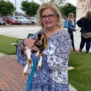 Meet your Posher, Brenda